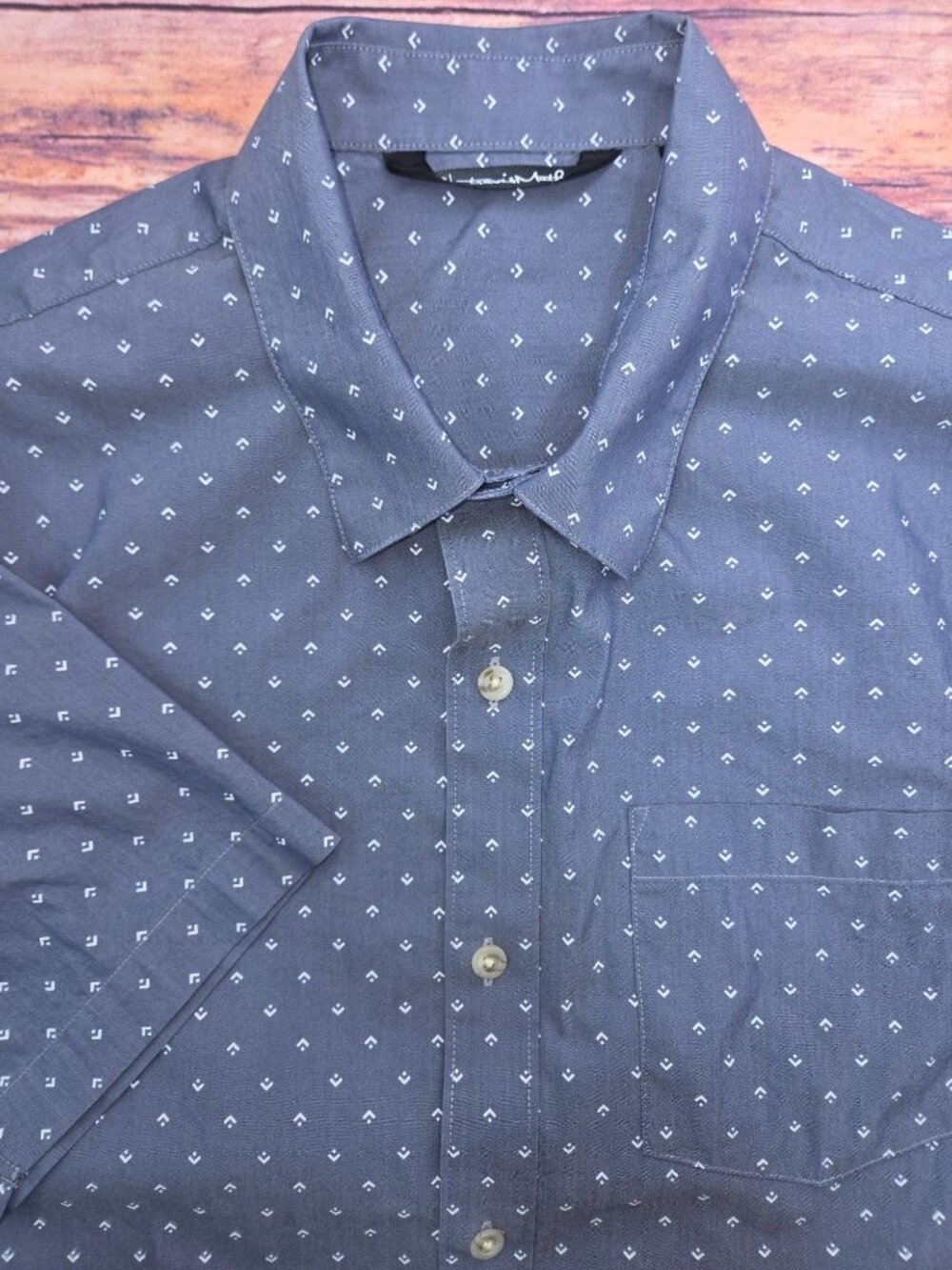 Travis Mathews Mens Geometric Print Short Sleeve Shirt Medium